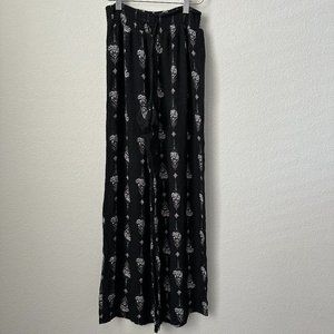 Mudd Medium Wide Leg Elephant Novelty Print Pull On Elastic Waist Stretchy Pant